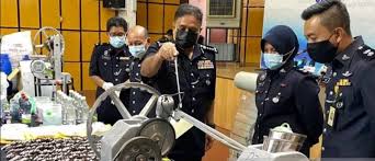 Diagnostik, merupakan salah satu jenis evaluasi yang dipakai untuk menelaah atau mencari tahu. Polis Bongkar Makmal Proses Ekstasi Rampas Dadah Rm11 8 Juta Ismaweb