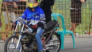 Kumpulan gambar tentang animasi mesin motor, klik untuk melihat koleksi gambar lain di kibrispdr.org. 12 Gambar Drag Fu Honda Supra X Drag Modification The Honda Supra X Product Long Motor Honda Modifikasi Satria Fu Drag Kali I Gambar Motor Honda Motor Balap