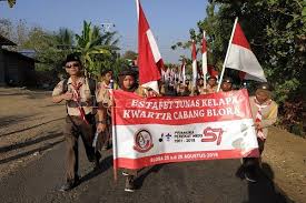 Jun 28, 2021 · menurut, ketua kelompok tani cinta mangrove kabupaten batubara, azizi, sejarah pantai dengan panjang kurang lebih 5 kilometer ini dimulai pada tahun 1942, ketika perang dunia ke 2. Tempuh Jarak Puluhan Kilometer Estafet Tunas Kelapa 2018 Kwarcab Blora Dimulai Bloranews