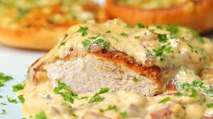 Skillet Carbonara Style Chicken Twisted Btw Double Cream Is British For Heavy Cream Recipes Carbonara Food