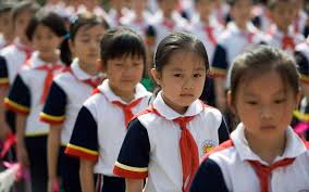 26 400 Chinese School Children In Toxic Uniform Scare Kids School School Asian Kids