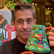 Chris Battle (@chrisbattleart) • Instagram photos and videos