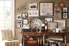 Ada banyak ide dekorasi ruang tamu yang bisa ditiru dan disesuaikan dengan kepribadian anda. 10 Item Dekorasi Yang Harus Ada Di Rumah Kayu