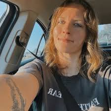 Are there any moms in the Roanoke, Indiana area looking for friends?