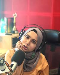 Pendek kata, lain orang, maka lainlah kaedahnya. Suria Fm Walaupun Buat Muka Macam Ni Pun Cantik Cik Piah ÙÙŠØ³Ø¨ÙˆÙƒ