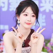 Welcome to the family, #YangZi, our newest APAC Brand Ambassador. Known for  her glamorous style and confident poise, the actress joins us this Fall,  seen here with the Colby bag. #MichaelKors