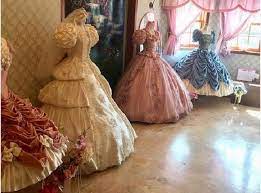 Posted in wedding tagged hochzeitskleid japan hochzeitskleid japanisch traditionelles gürtel auf einem traditionellen hochzeitskleid ist eine große dekorative schleife auf der rückseite befestigt. Japanische Designerin Kreiert Hochzeitskleider Im Lolita Stil