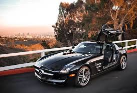 Mercedes Sls Amg Absolutely Love The Look Of The Classic Gullwing Doors On A Modern Platform Mercedes Sls Classy Cars Mercedes