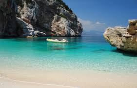 Cala brandinchi è situata nel comune di san teodoro in località capo coda cavallo. Why Sardinia The Top 5 Reasons For Visiting Sardegna Com Blog