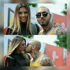 Alex velea a fost însoțit la aeroport de toată familia, antonia și cei doi băieți ai lor. Alex Velea Age Bio Faces And Birthday