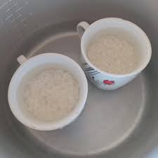 Cuci beras hingga bersih dan airnya cukup bening. Mingguan Wanita Masak Nasi Dalam Cawan Guna Rice Cooker Facebook
