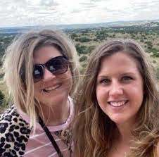 Lisa Reeser's Instagram, Twitter & Facebook