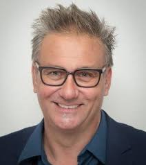 COMPARATIVE COGNITION