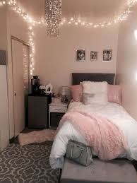 64 Small Bedroom Ideas That Are Look Stylishly Space Saving Bedroomideas Spacesavingbedroom Stylesmallb Simple Bedroom Apartment Room Small Girls Bedrooms