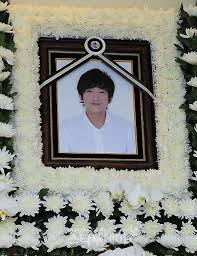 What flowers to send for death anniversary. Choi Jin Young S 8th Death Anniversary Not Forgotten Hancinema