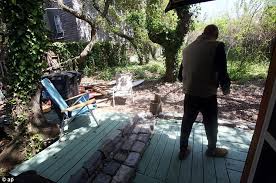 Before we learn the definition of snatched and explain what the slang means (and where it came from), we must first explain its predescesor on fleek. Tom Treesh Man Who Spent 20 Years Converting Home To Look Like A Boat Faces Having To Tear It Down After He Failed To Get Correct Permits