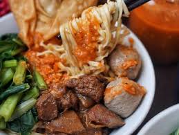 Anda juga bisa menambahkan bahan tambahan seperti bakso, pangsit dan lain sebagainya agar . Mie Ayam Terenak Dan Terlaris Serta Legendaris Di Jakarta Flokq Blog