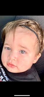 familiarfaces The blue/green hair threw us, but, that's that Hastings kid,  all right! 😄✂️🪮