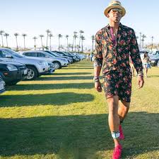 Romphim Best Internet Reactions People Com #90dayfiance annie always says she doesn't have any clothes, yet i've never seen her in the same thing twice.
