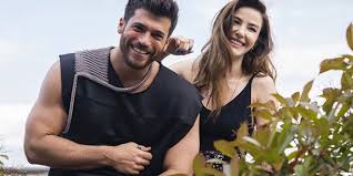 Can Yaman And Ozge Gurel Return As Lead For Turkish Series Mr Wrong Bay Yanlis Celebrity News Actors Turkish Actors