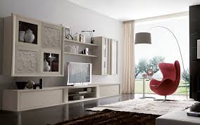Camera letto modo10 collezione domino in noce canaletto composta da gruppo comò e comodini con piedini, letto modello butterfly con testata e giroletto camere da letto contemporane modo10. Modo10 Ab Arredamenti
