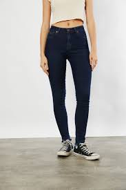 JEAN LIGHT BLUE 5 BOLSILLOS CONFECCIONADO EN DENIM 100% ALGODON. CALCE TIRO  ALTO AJUSTADO EN CINTURA Y SUELTO EN BOTAMANGA. CON ROTURAS Y RUEDO AL  CORTE. COLOR: LIGHT BLUE COMPOSICION:100% ALGODONTALLES: 24/26/28/30/32 |