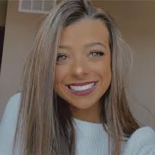 Alyssa Slaven's Instagram, Twitter & Facebook