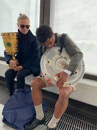 Serge gnabry and sandra jerze are believed to have been dating since march. Serge Gnabry Wiki 2021 Girlfriend Salary Tattoo Cars Houses And Net Worth