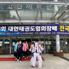 17세의 어린 나이에도 한국 여자 탁구 에이스로 떠오른 '탁구 신동' 신유빈(대한항공)이 2020 도쿄올림픽에서 젊은 패기를 앞세워 거침없는 행진을 이어가고. êµ­ê°€ëŒ€í'œ íš¨ìžíš¨ë…€ íƒœê¶Œë„ìž¥ Posts Facebook
