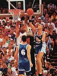 Hernan montenegro was born and raised in santiago, chile where he graduated from the escuela de ballet del teatro municipal de santiago. De La Elite Del Basquet A Las Drogas Y Dos Intentos De Suicidio Las Confesiones Del Loco Montenegro Infobae