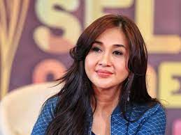 Ketika musim semi tiba film jadul full movie paramitha rusady, dua kekasih film jadul full movie paramitha rusady donny damara ayu azhari leroy osmani, film jadul semi lawas indo no sensor, film mabak serem, film adegan ranjang jihan fahira. 5 Artis Ini Punya Pengalaman Mati Suri Seperti Paramitha Rusady Showbiz Liputan6 Com