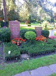 Du suchst die nächste filiale von blume 2000 in wiesbaden. Die Friedhofsgartnerei Gartnerei Sollmann Neumunster