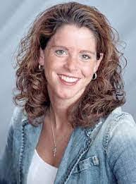 Laura Hartzell's Instagram, Twitter & Facebook