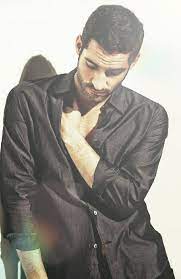 Tom Ellis Love His Pose It S Kind Of Thoughtful Picture Found On Twitter By Tomellisfans Tom Ellis Lucifer Tom Ellis Lucifer
