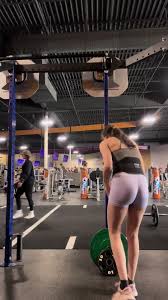 Pull-up ladder to hit 10 pull-ups in 2025!! All to failure, minimal rest  between sets 2 sets weighted pull-ups, bodyweight pull-ups, chin-ups, one  arm dead hang #gymtok #gym #workout #womenworkouts ...