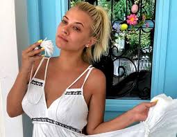 Check spelling or type a new query. Laoyra Narges Pozarei Sthn Mageytikh Tailandh In Gr