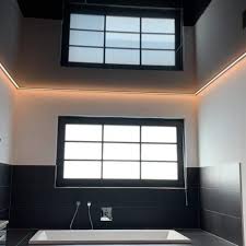 Wegen ihrer fugenlosen und glänzenden oberfläche sind spanndecken sehr beliebt. Badezimmerdecke Renovieren Mit Plameco Frei Von Schimmel Und Co