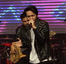 Floor 88 ialah sebuah kumpulan muzik malaysia. Yes Energi Mantap Meski Dipancarkan Secara Digital Konsert Digital Jelajah Suria Ubati Kerinduan Semua Media Hiburan