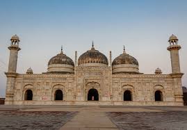 In this post, we give you a list of 100 muslim last names or surnames with interesting origins and meanings. Famous Islamic Names In History List Of Caliphs