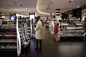 As of 2018, it had just under 2,400 locations, which means there's probably one near you. Makeup Outlet Saubhaya Makeup