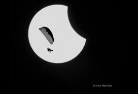 East Tennessee glider photobombs the eclipse
