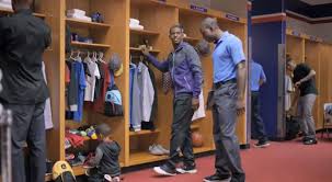 Chris paul put together an amazing season with the thunder but he might want to head further west if he hopes to win a title. Chris Paul S Son Takes Over Blake Griffin S Locker In New Foot Locker Commercial