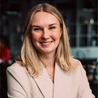 Alma Hahn's Instagram, Twitter & Facebook