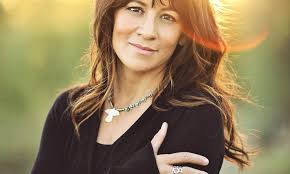 Lynda Skinner's Instagram, Twitter & Facebook