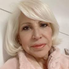 DECLARACION AUTORIZADA DEL CANTANTE CHUCHO AVELLANET, SU HIJO LUIS ARMANDO  AVELLANET BERTI Y SU HERMANO ALEJANDRO WALERSTEIN BERTI Es con profundo  pesar que informamos del fallecimiento de nuestra querida Marisela Berti,  abnegada