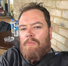 Alan carr responds to amanda holden's taking out the bins challenge alan's husband paul drayton uploaded the hilarious clip to instagram with the rupaul's drag race uk judge wearing the sparkling. What S Happened To Alan Carr The Comedian Looks Unrecognisable Sporting New Facial Hair Daily Record