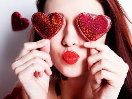 Valentine's day which is the most awaited day by the lovers all over the world is here to come. Poze De Valentine S Day Cum IÈi PoÈi Surprinde Persoana IubitÄ Libertatea