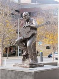 Find the perfect willie nelson statue unveiling austin tx stock photos and editorial news pictures from getty images. Willie Nelson Austin Tx Living Statues On Waymarking Com