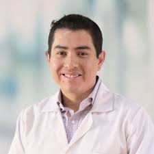 Paúl Abarca, Médico Internista en Quito