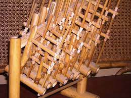 Ada juga angklung yang berasal dari jawa barat yang diakui unesco sebagai karya agung warisan budaya lisan dan nonbendawi manusia. Alat Musik Tradisional Angklung Berasal Dari Provinsi Greatnesia